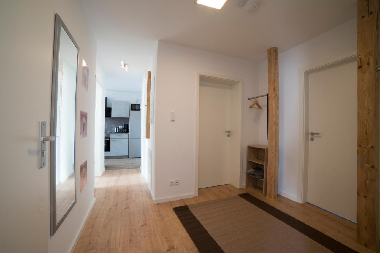 Schoene Grosse Ferienwohnung 79M2 Und 2 Baeder, Zentrumnah, 2Og Erfurt Exterior photo
